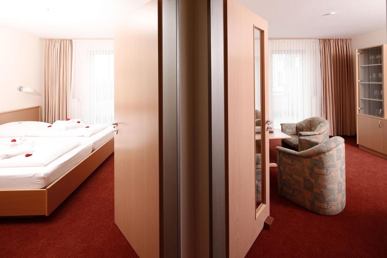 Appartement-Hotel Sibyllenbad Нойальбенройт Экстерьер фото